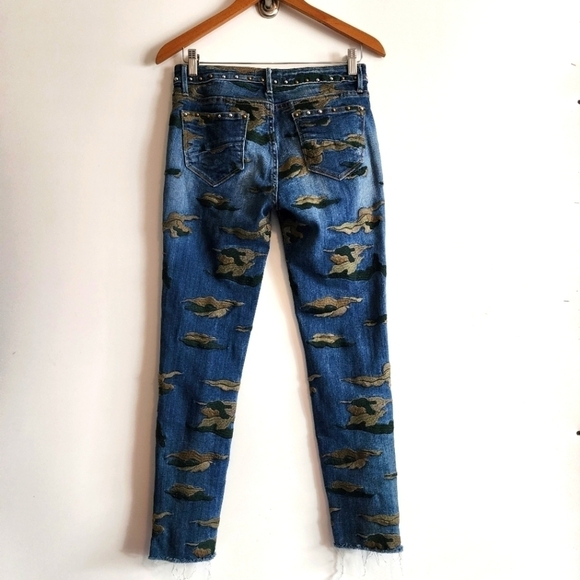Driftwood Jackie Embroidered Camo Jeans Size 27 - Picture 2 of 5